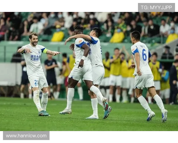 沧州雄狮迎战强敌誓夺胜利 展现球队无畏精神与竞技实力 沧州雄狮迎战强敌誓夺胜利 展现球队无畏精神与竞技实力